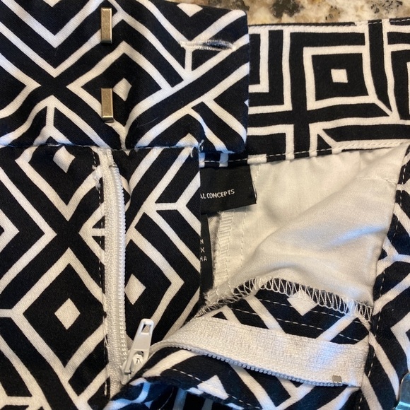 INC shorts black and white geometric print size 4 - Picture 5 of 5